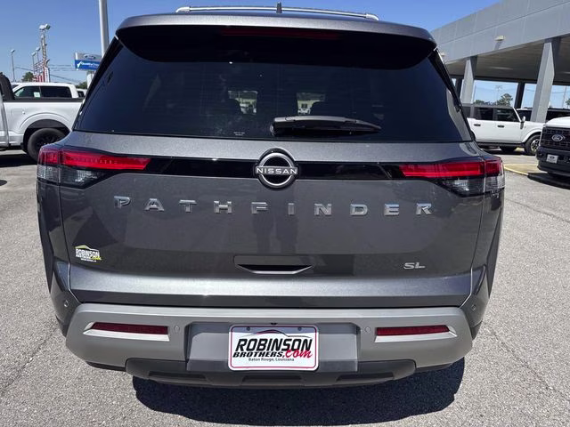 2023 Gun Metallic Nissan Pathfinder SL FWD SUV