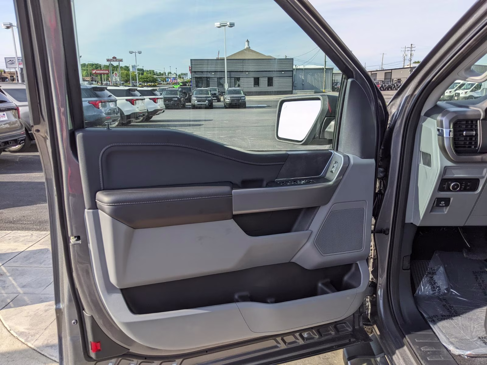 2026 Carbonized Gray Metallic Ford F-150 XLT 4X4 Truck