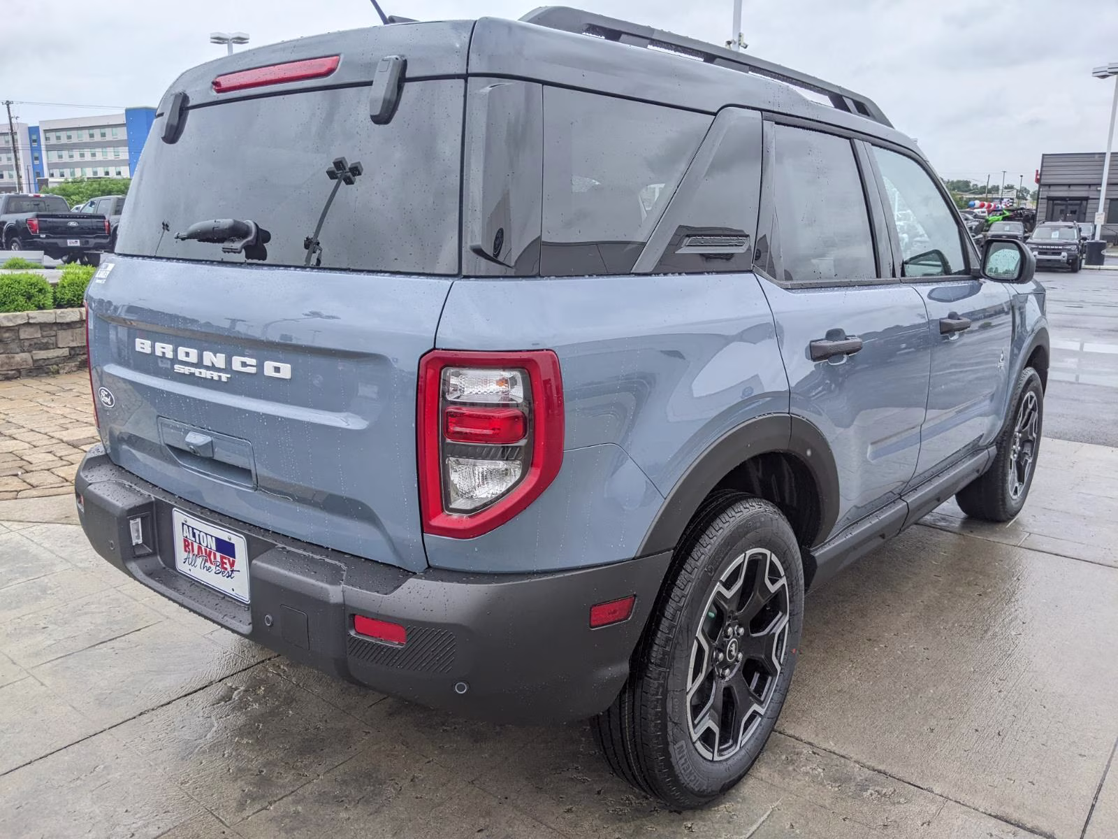 2026 Azure Gray Metallic Tri-Coat Ford Bronco Sport Outer Banks 4X4 SUV