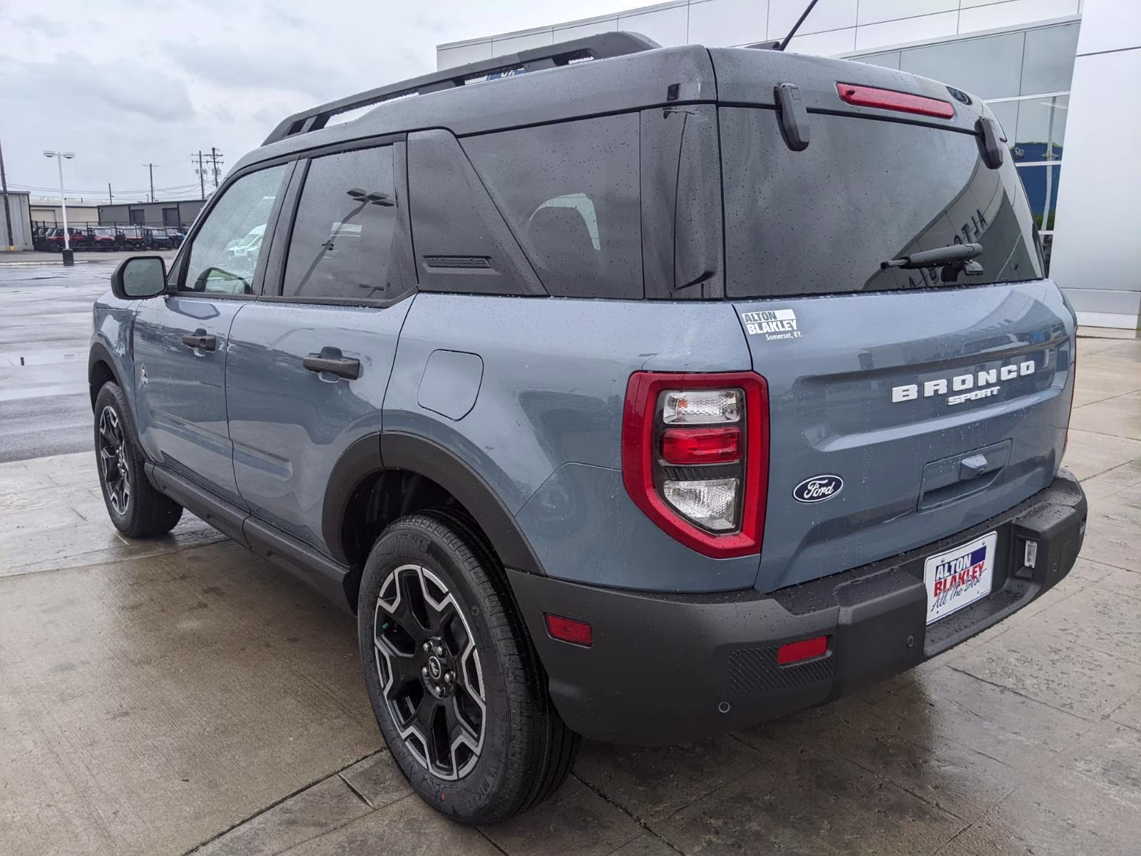 2026 Azure Gray Metallic Tri-Coat Ford Bronco Sport Outer Banks 4X4 SUV