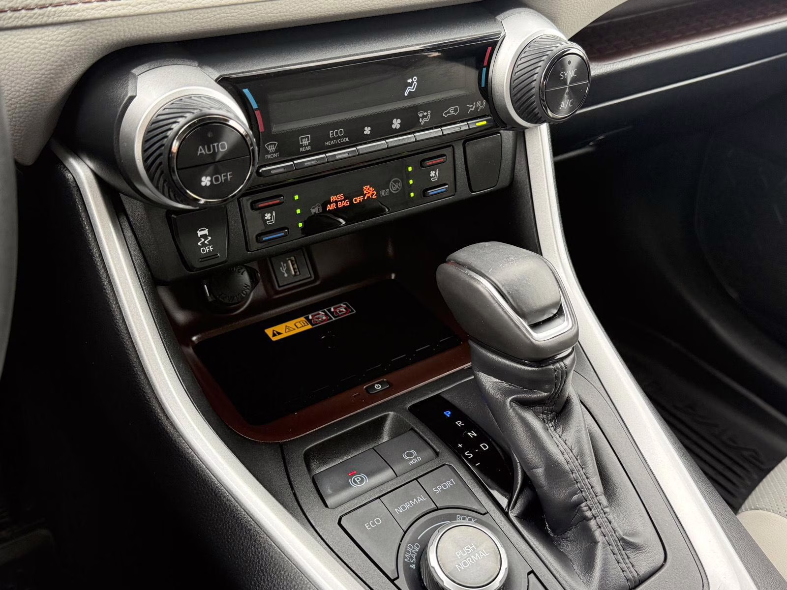 2025 Wind Chill Pearl Toyota RAV4 Limited AWD SUV