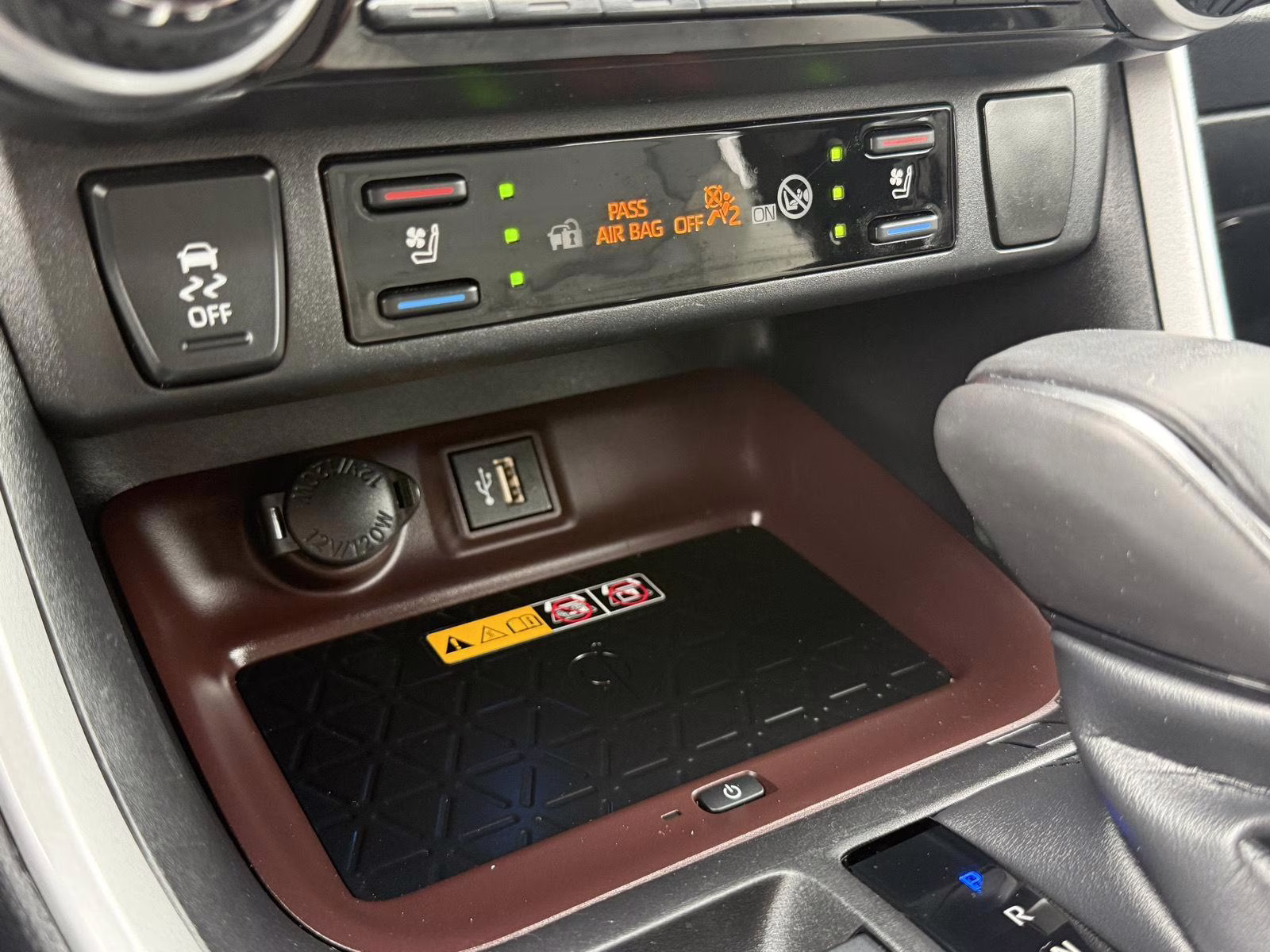 2025 Wind Chill Pearl Toyota RAV4 Limited AWD SUV