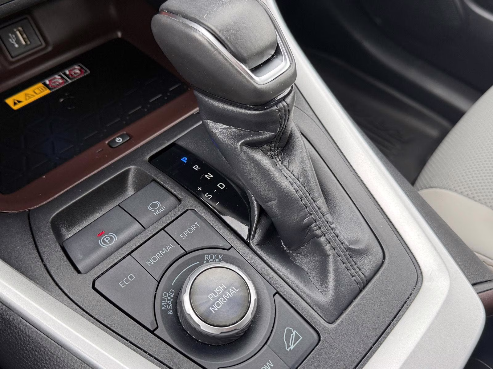 2025 Wind Chill Pearl Toyota RAV4 Limited AWD SUV