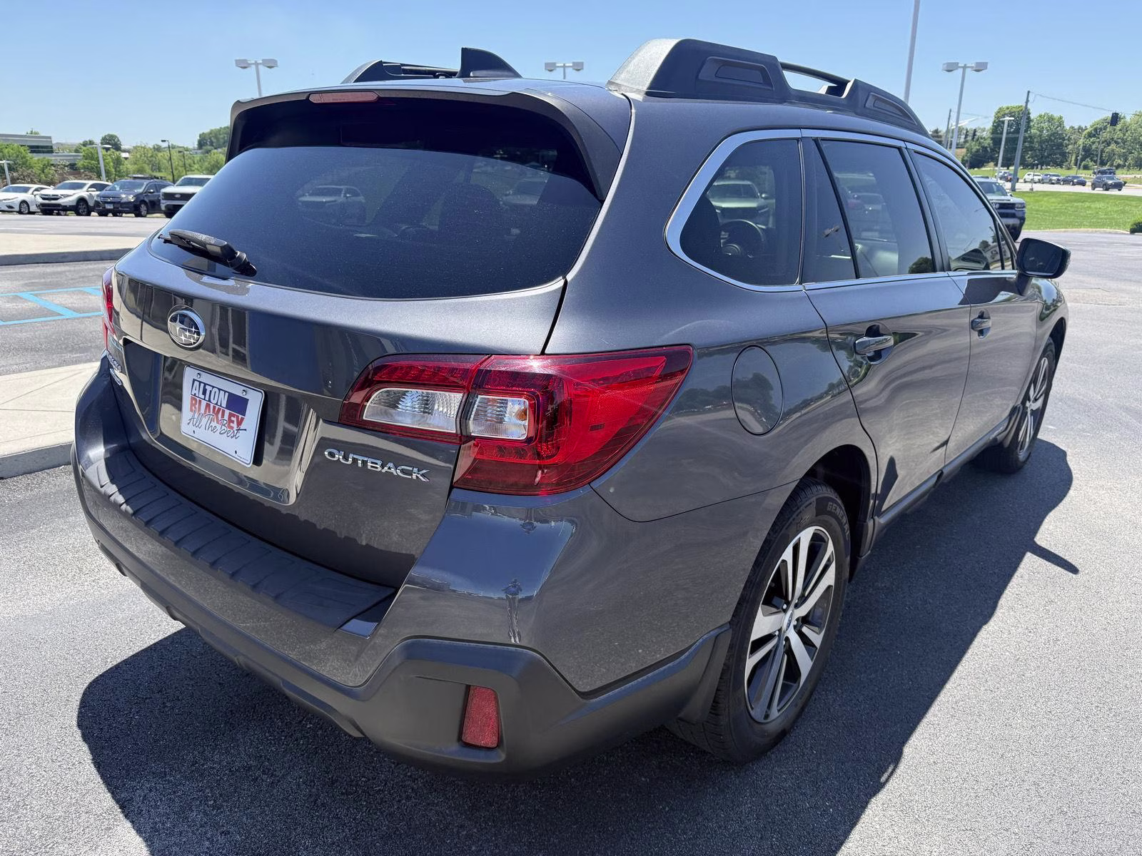 2018 Magnetite Gray Metallic Subaru Outback Limited AWD SUV