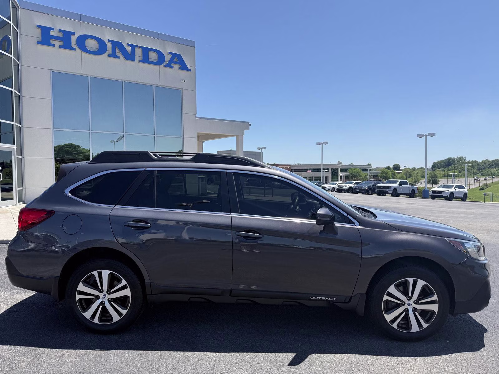 2018 Magnetite Gray Metallic Subaru Outback Limited AWD SUV