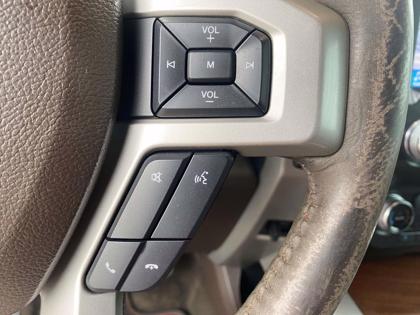 2019 White Platinum Metallic Tri-Coat Ford F-150 King Ranch 4X4 Truck