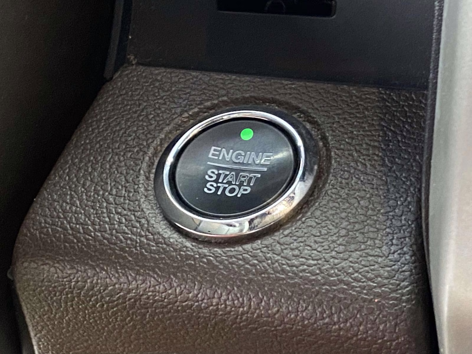 2019 White Platinum Metallic Tri-Coat Ford F-150 King Ranch 4X4 Truck