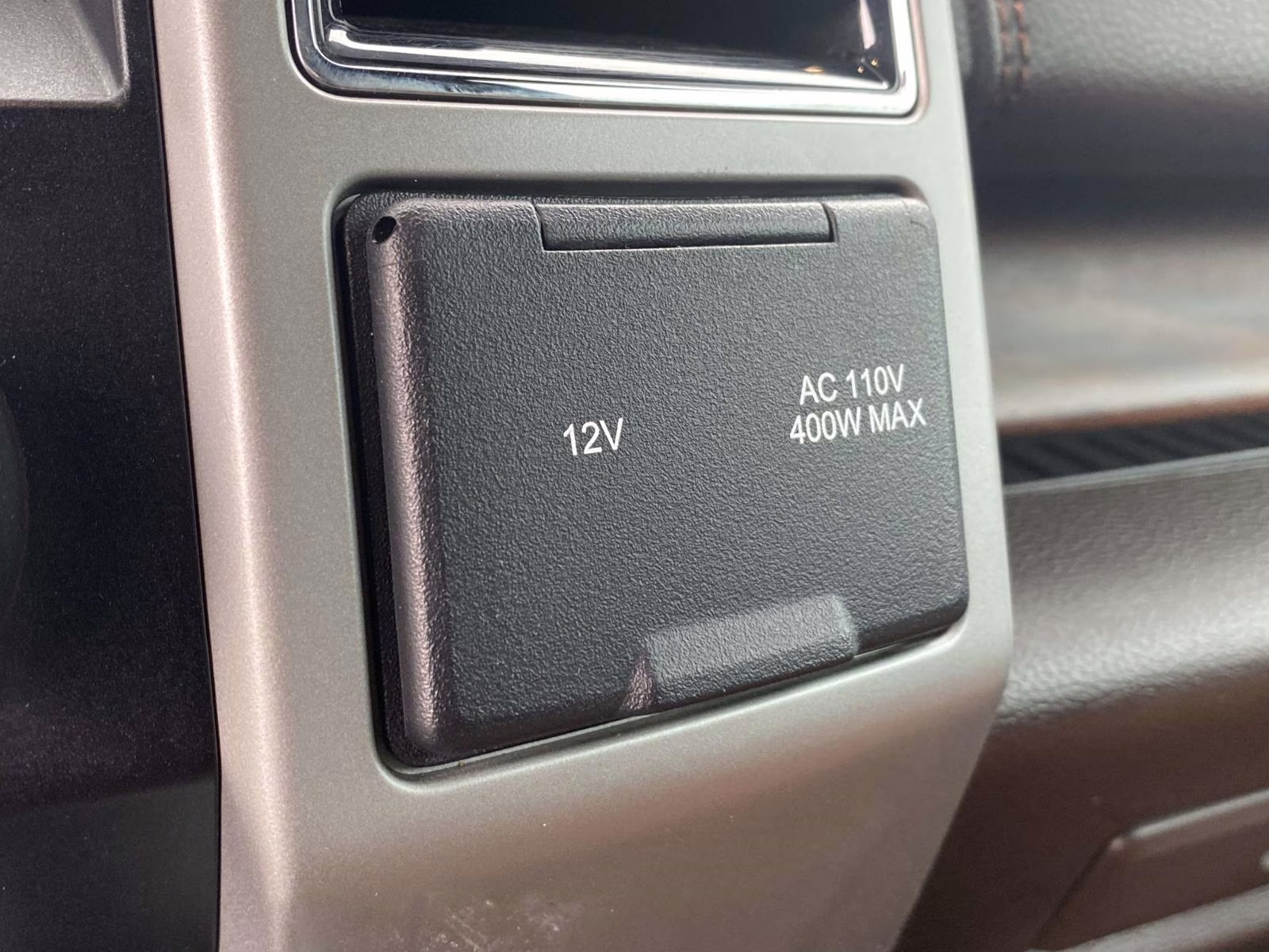 2019 White Platinum Metallic Tri-Coat Ford F-150 King Ranch 4X4 Truck