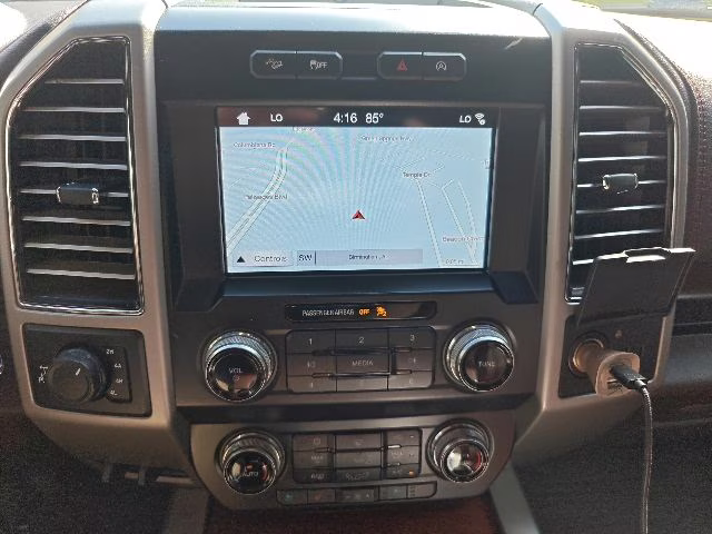 2019 White Platinum Metallic Tri-Coat Ford F-150 King Ranch 4X4 Truck