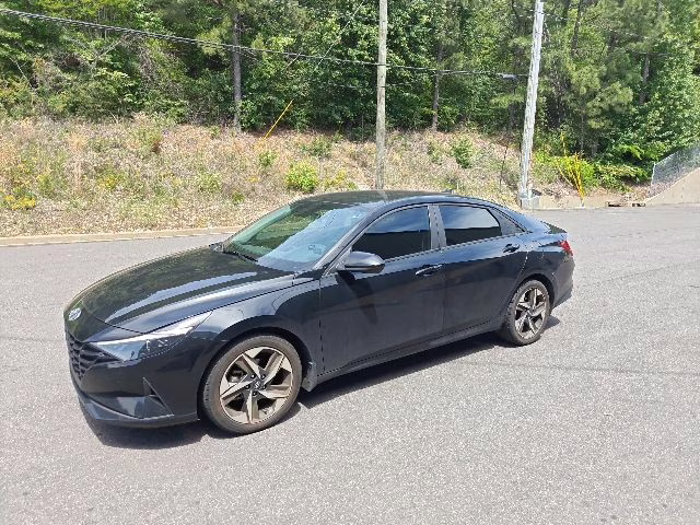 2023 Phantom Black Hyundai Elantra SEL FWD Sedan