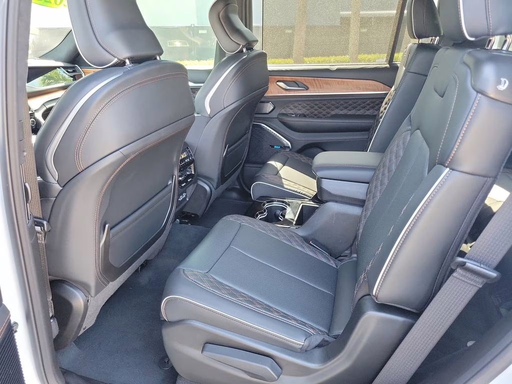2025 White Jeep Grand Cherokee L Summit Reserve 4X4 SUV