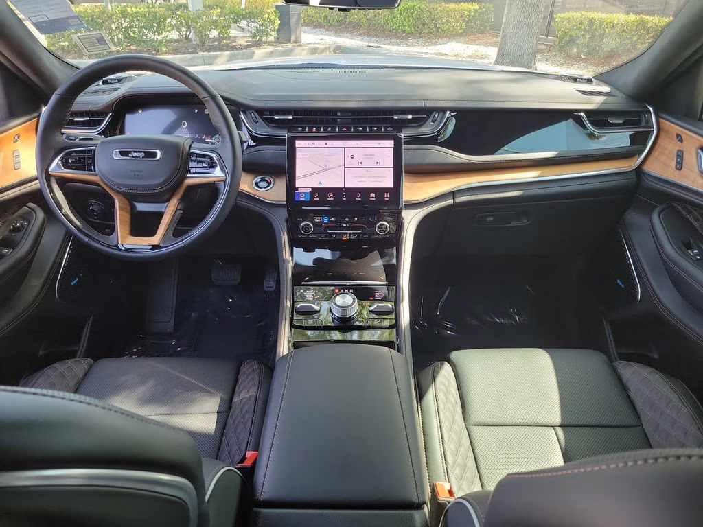 2025 White Jeep Grand Cherokee L Summit Reserve 4X4 SUV