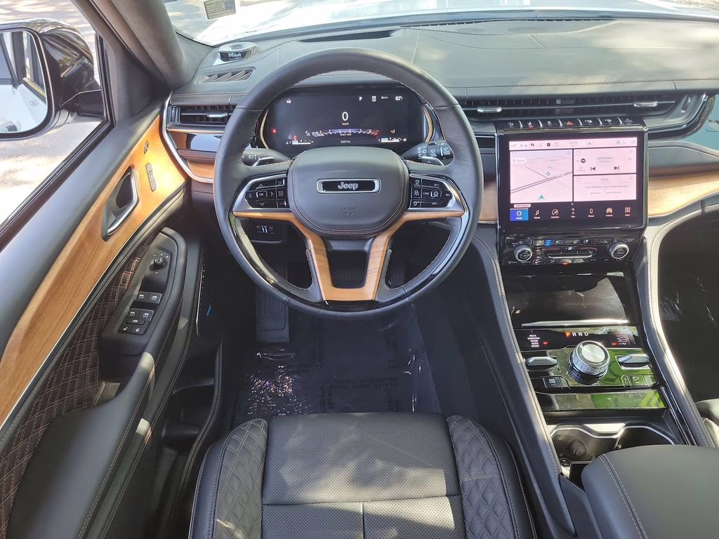 2025 White Jeep Grand Cherokee L Summit Reserve 4X4 SUV