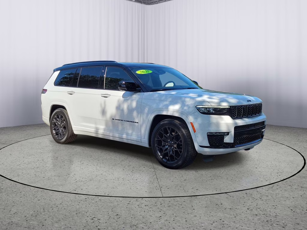 2025 White Jeep Grand Cherokee L Summit Reserve 4X4 SUV