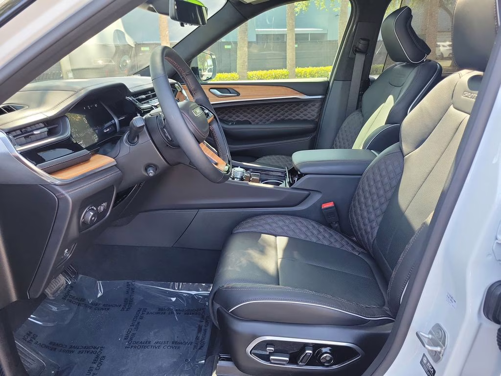 2025 White Jeep Grand Cherokee L Summit Reserve 4X4 SUV