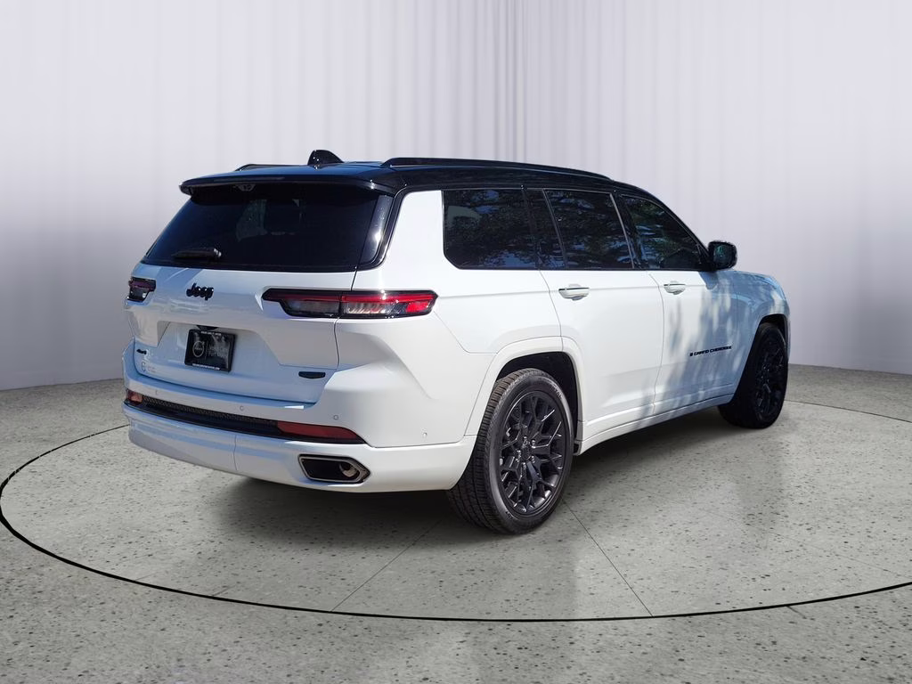 2025 White Jeep Grand Cherokee L Summit Reserve 4X4 SUV