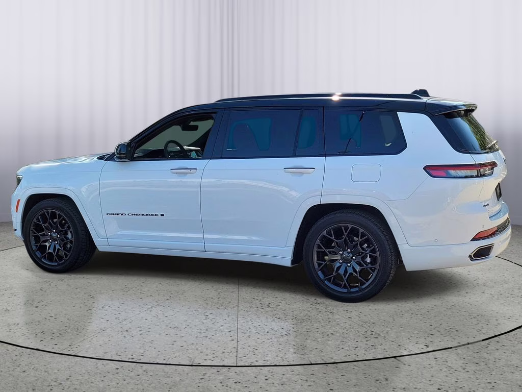 2025 White Jeep Grand Cherokee L Summit Reserve 4X4 SUV