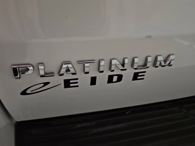 2018 White Platinum Metallic Tri-Coat Ford Expedition Max Platinum 4X4 SUV