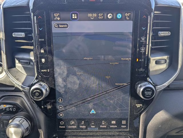 2023 Diamond Black Crystal Pearlcoat Ram 1500 Laramie 4X4 Truck