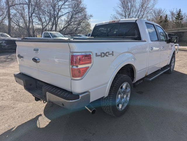 2014 White Platinum Clearcoat Metallic Ford F-150 King Ranch 4X4 Truck