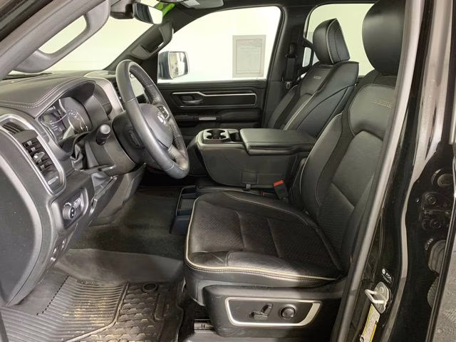 2023 Diamond Black Crystal Pearlcoat Ram 1500 Laramie 4X4 Truck