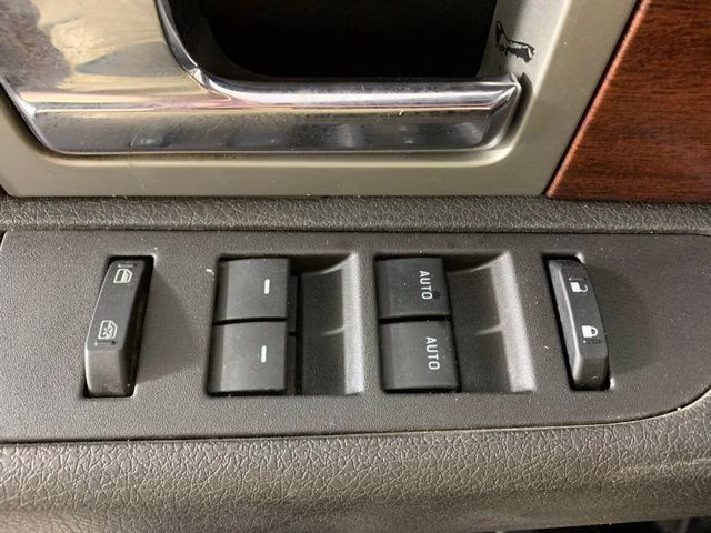 2014 White Platinum Metallic Tri-Coat Ford F-150 King Ranch 4X4 Truck