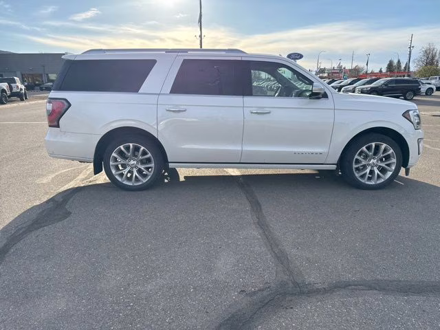 2018 White Platinum Metallic Tri-Coat Ford Expedition Max Platinum 4X4 SUV