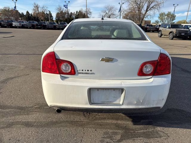 2010 Summit White Chevrolet Malibu LT FWD Sedan