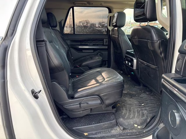 2018 White Platinum Metallic Tri-Coat Ford Expedition Max Platinum 4X4 SUV