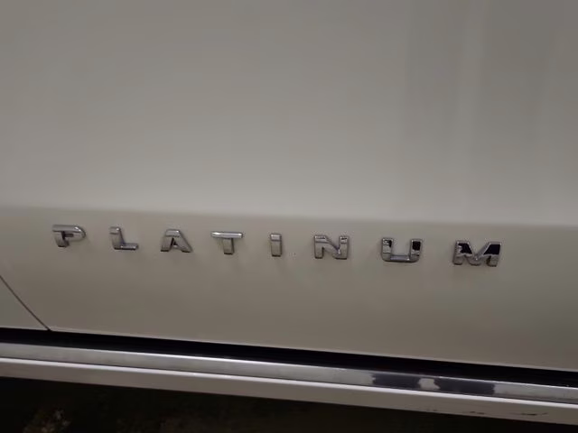 2018 White Platinum Metallic Tri-Coat Ford Expedition Max Platinum 4X4 SUV