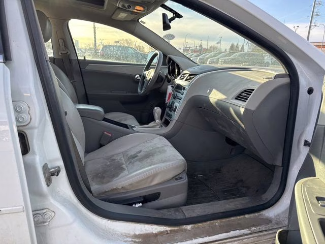 2010 Summit White Chevrolet Malibu LT FWD Sedan