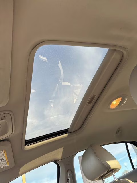 2010 Summit White Chevrolet Malibu LT FWD Sedan