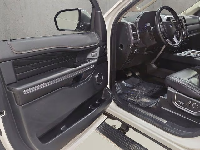 2018 White Platinum Metallic Tri-Coat Ford Expedition Max Platinum 4X4 SUV