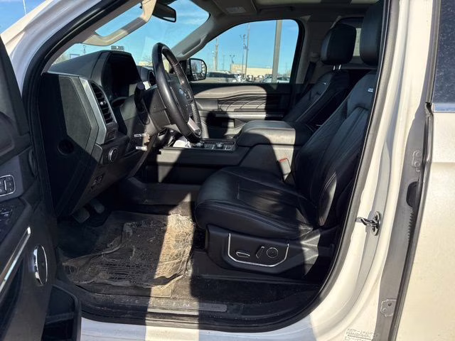 2018 White Platinum Metallic Tri-Coat Ford Expedition Max Platinum 4X4 SUV