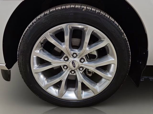 2018 White Platinum Metallic Tri-Coat Ford Expedition Max Platinum 4X4 SUV