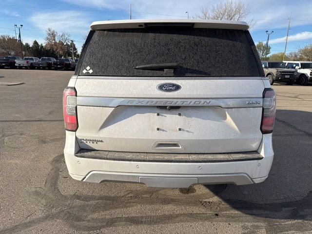 2018 White Platinum Metallic Tri-Coat Ford Expedition Max Platinum 4X4 SUV