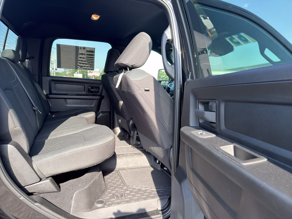2025 Diamond Black Crystal Pearlcoat Ram 2500 Tradesman 4X4 Truck