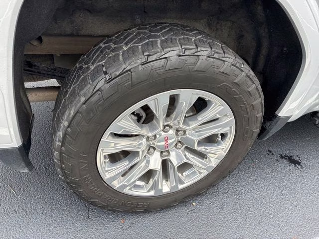 2022 Quicksilver Metallic GMC Sierra 1500 Denali 4X4 Truck