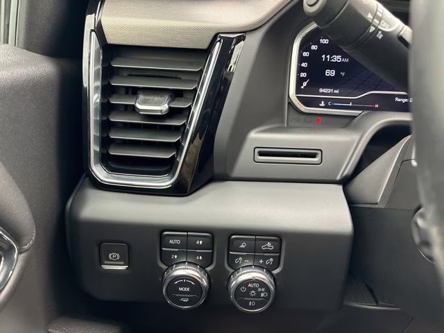 2022 Quicksilver Metallic GMC Sierra 1500 Denali 4X4 Truck