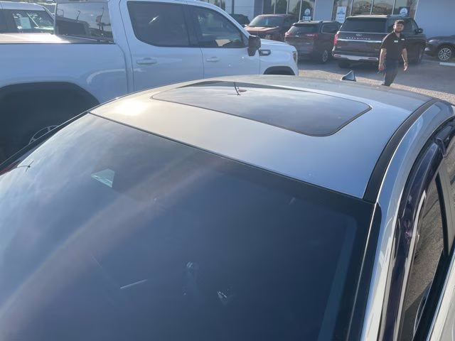 2022 Shimmering Silver Pearl Hyundai Elantra Limited FWD Sedan