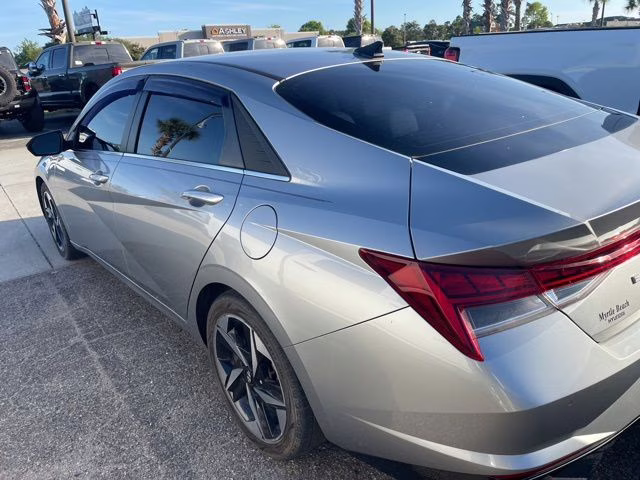 2022 Shimmering Silver Pearl Hyundai Elantra Limited FWD Sedan