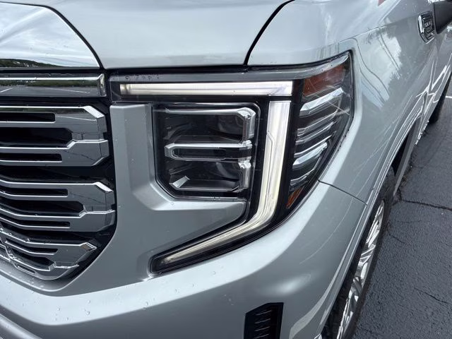 2022 Quicksilver Metallic GMC Sierra 1500 Denali 4X4 Truck