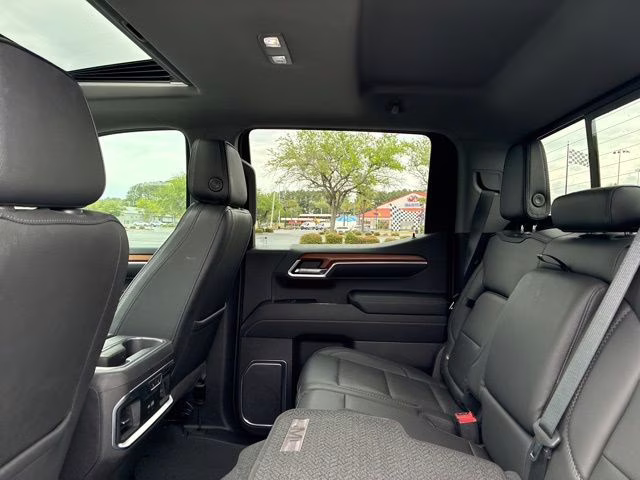2022 Quicksilver Metallic GMC Sierra 1500 Denali 4X4 Truck