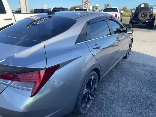 2022 Shimmering Silver Pearl Hyundai Elantra Limited FWD Sedan