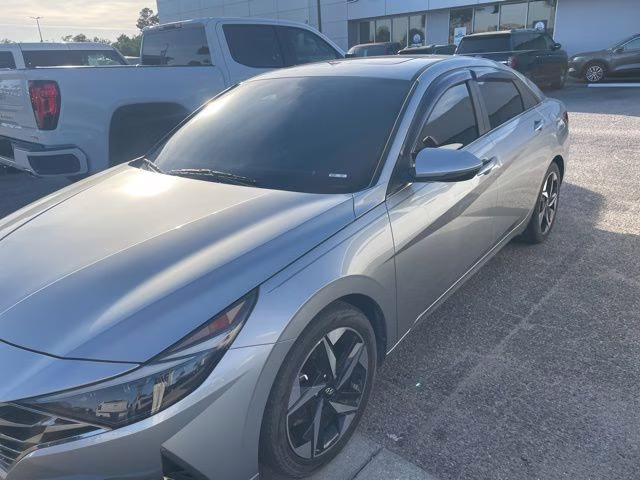 2022 Shimmering Silver Pearl Hyundai Elantra Limited FWD Sedan