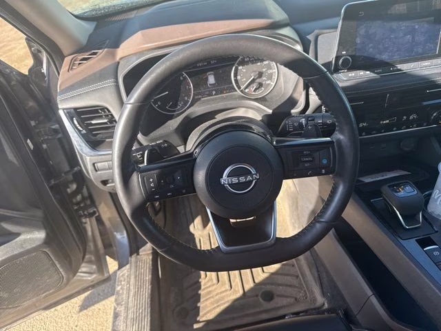 2022 Gun Metallic Nissan Rogue SV AWD SUV