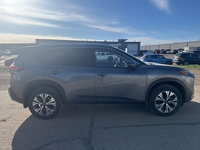 2022 Gun Metallic Nissan Rogue SV AWD SUV