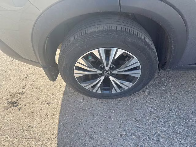 2022 Gun Metallic Nissan Rogue SV AWD SUV