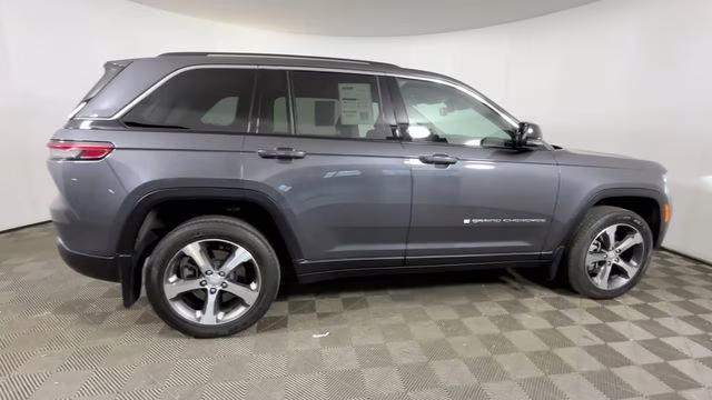 2023 Baltic Gray Metallic Clearcoat Jeep Grand Cherokee 4xe 4X4 SUV