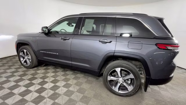 2023 Baltic Gray Metallic Clearcoat Jeep Grand Cherokee 4xe 4X4 SUV